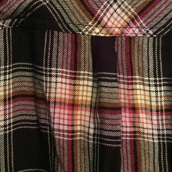 BeachLunchLounge flannel - super soft - size small - great condition - Picture 7 of 7
